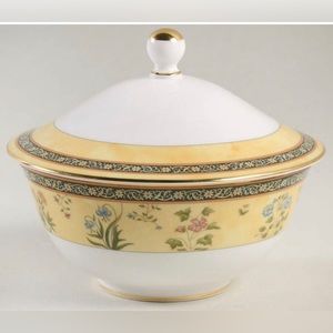 Wedgewood India a pattern a rice bowl with lid